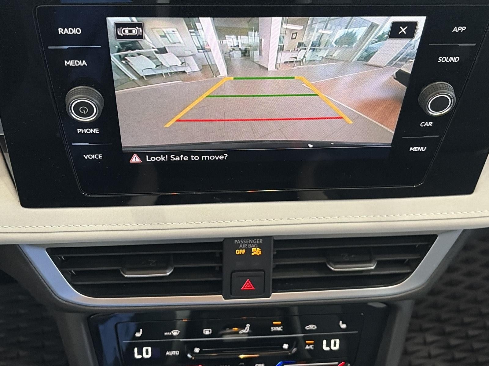 2025 Volkswagen Taos SE 4MOTION