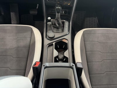 2025 Volkswagen Taos SE 4MOTION