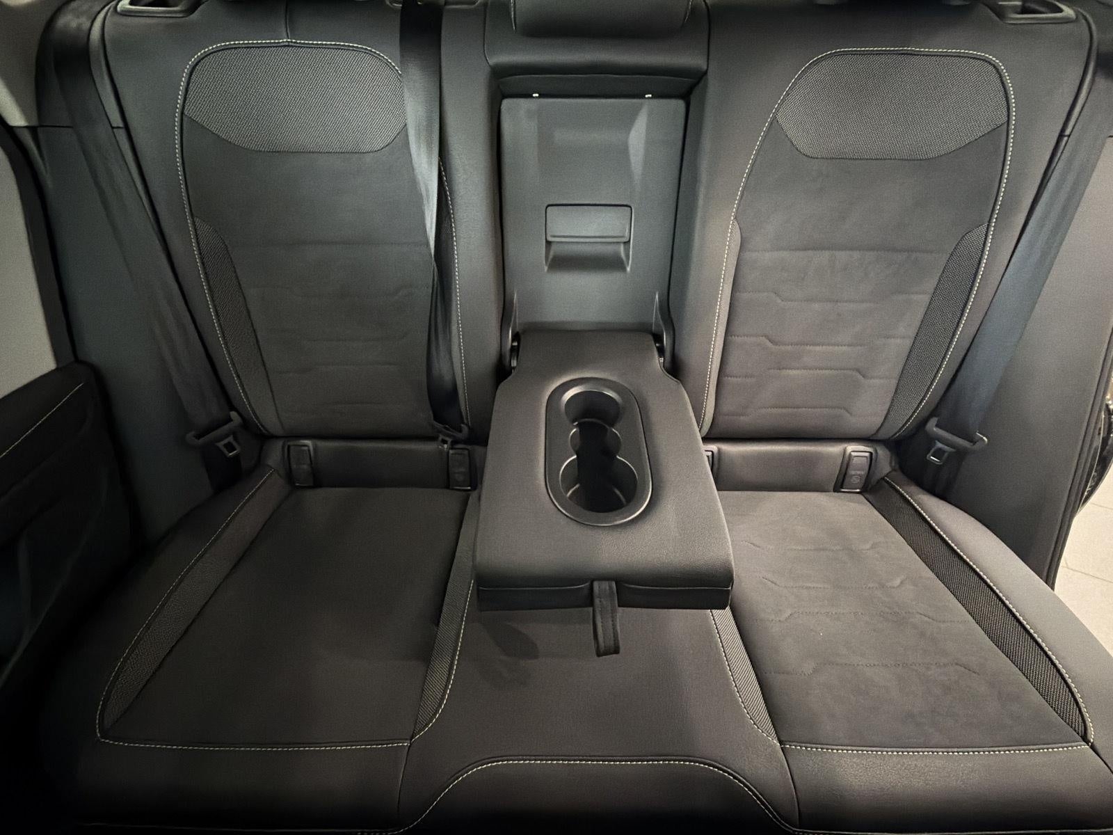 2025 Volkswagen Taos SE 4MOTION