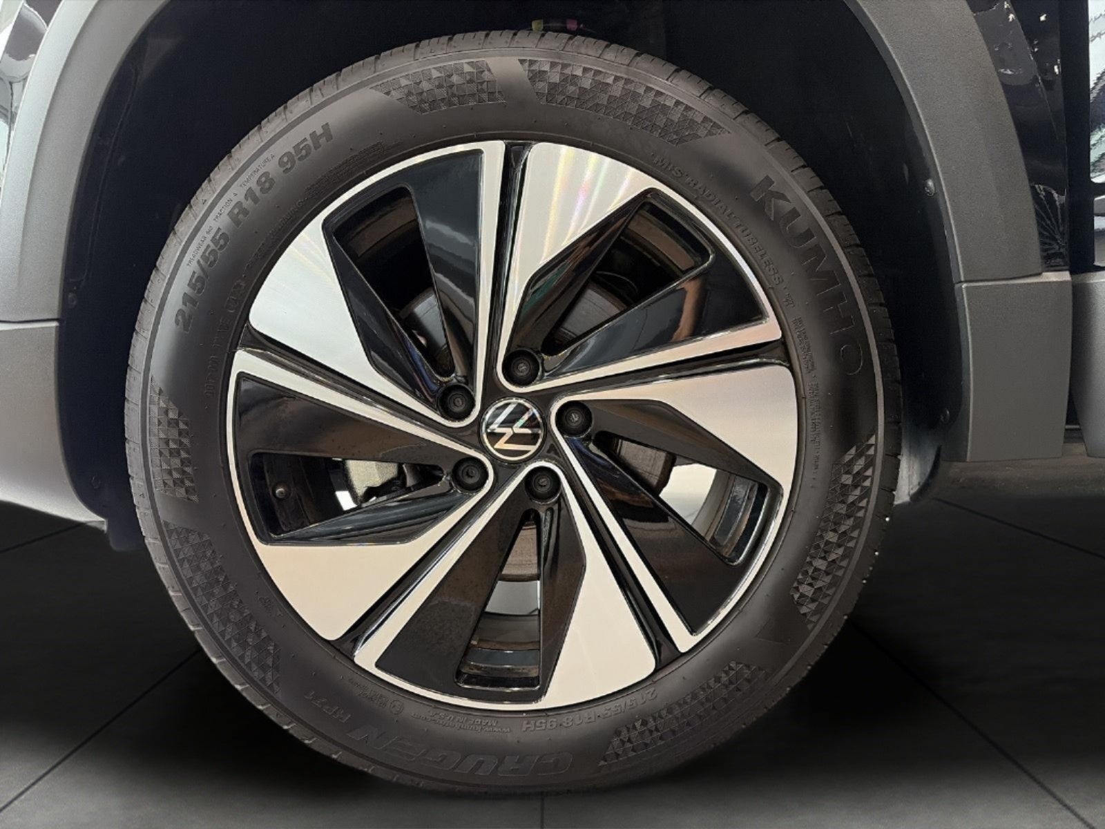 2025 Volkswagen Taos SE 4MOTION