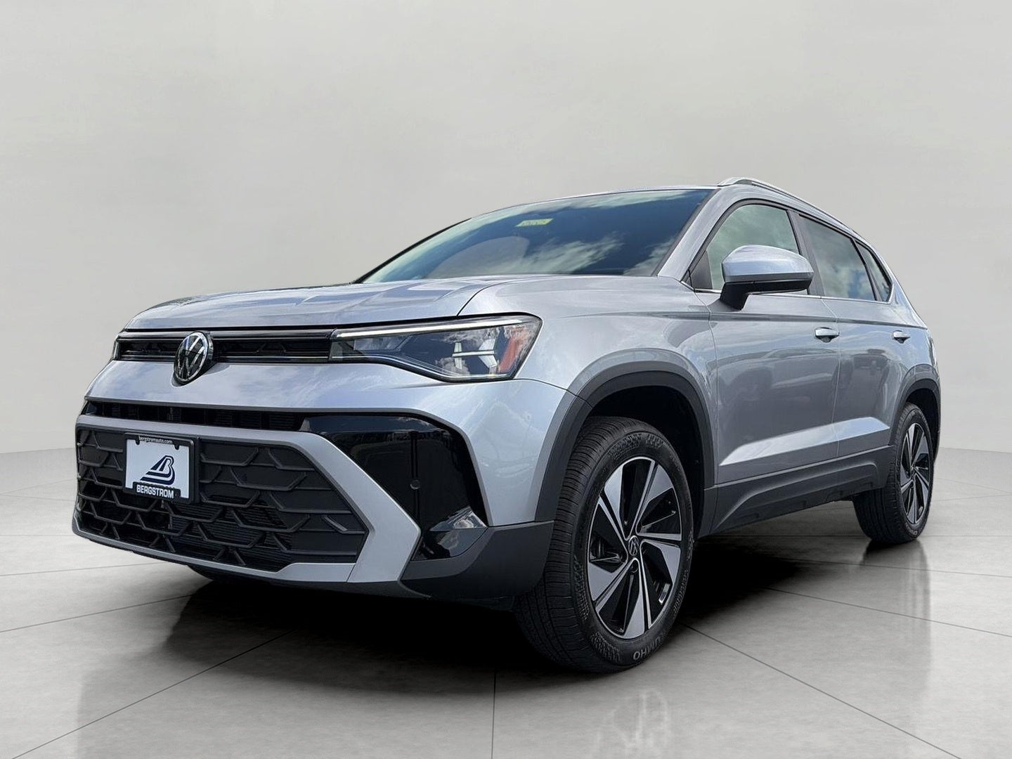 2026 Volkswagen Taos SE 4MOTION