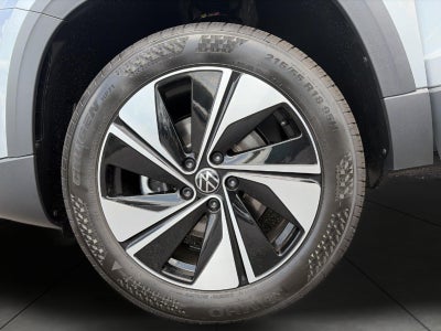 2026 Volkswagen Taos SE 4MOTION