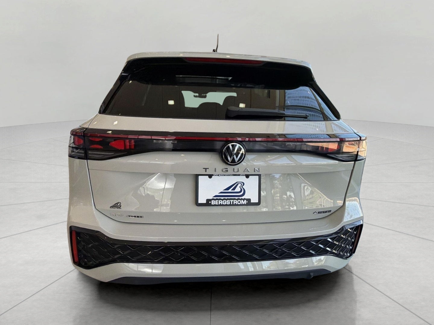 2026 Volkswagen Tiguan SEL R-Line Turbo 4MOTION