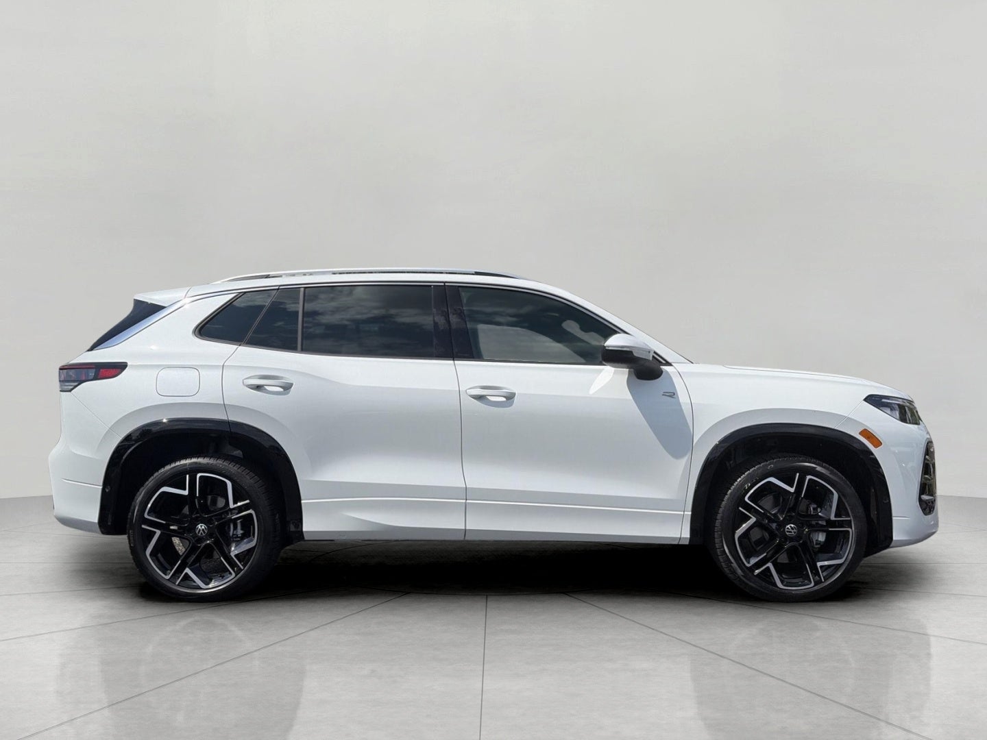 2026 Volkswagen Tiguan SEL R-Line Turbo 4MOTION