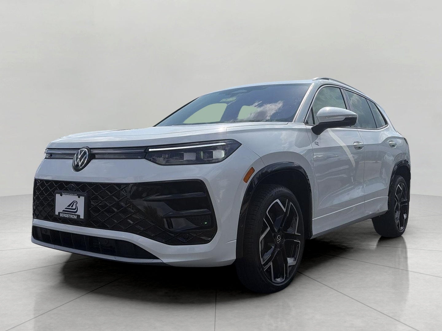 2026 Volkswagen Tiguan SEL R-Line Turbo 4MOTION