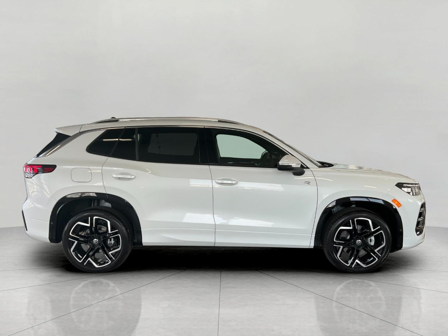 2026 Volkswagen Tiguan SEL R-Line Turbo 4MOTION