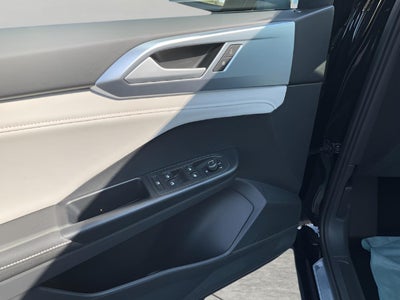 2025 Volkswagen Taos SE 4MOTION