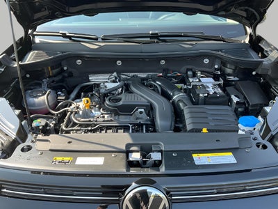 2025 Volkswagen Taos SE 4MOTION