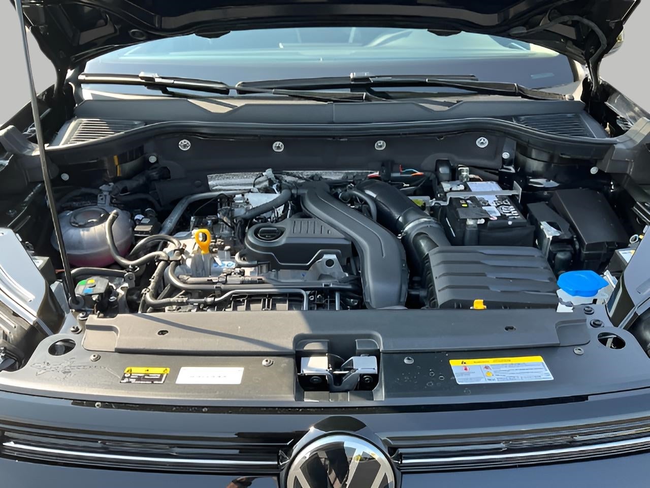 2025 Volkswagen Taos SE 4MOTION