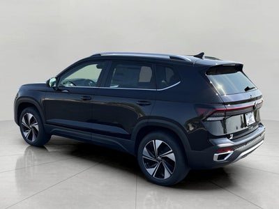 2025 Volkswagen Taos SE 4MOTION
