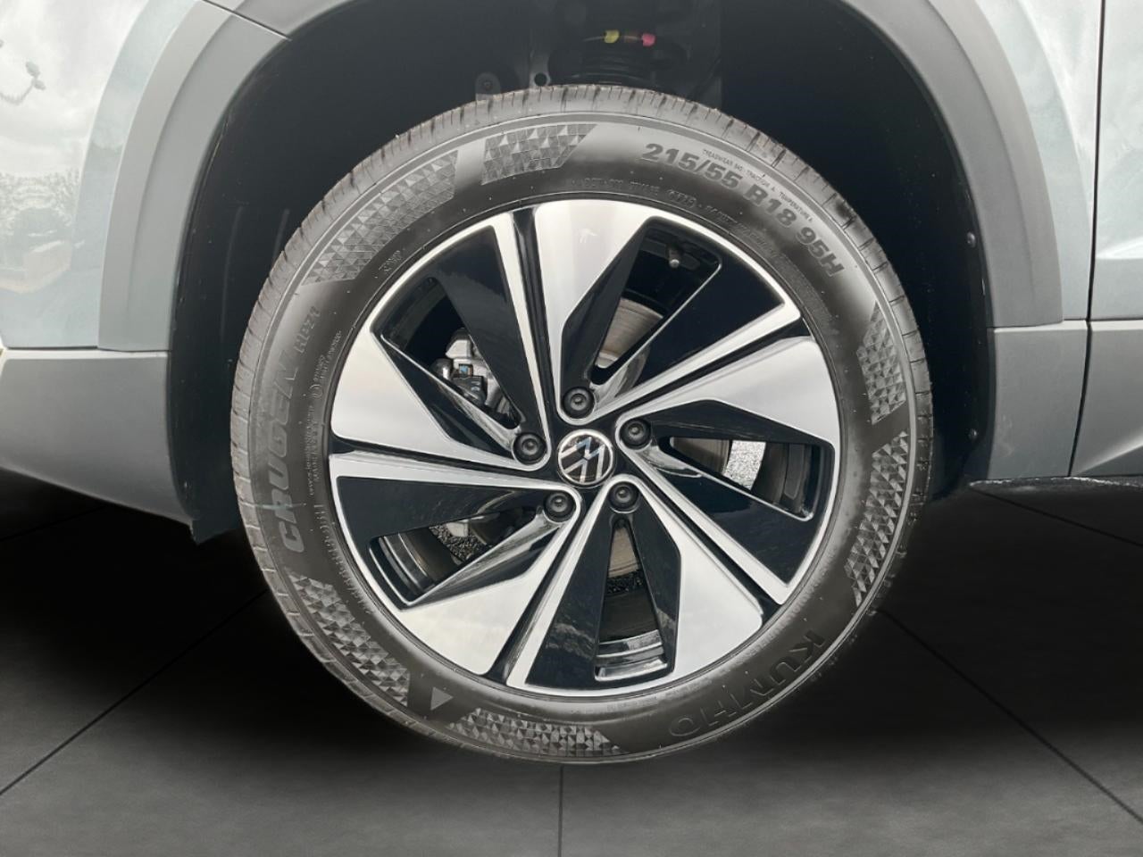 2026 Volkswagen Taos SE 4MOTION