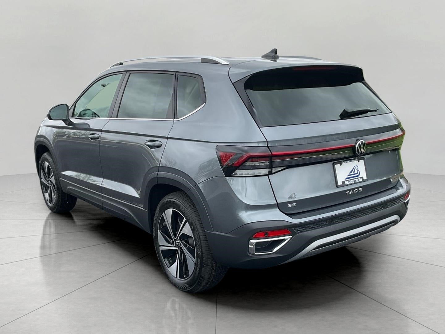 2026 Volkswagen Taos SE 4MOTION