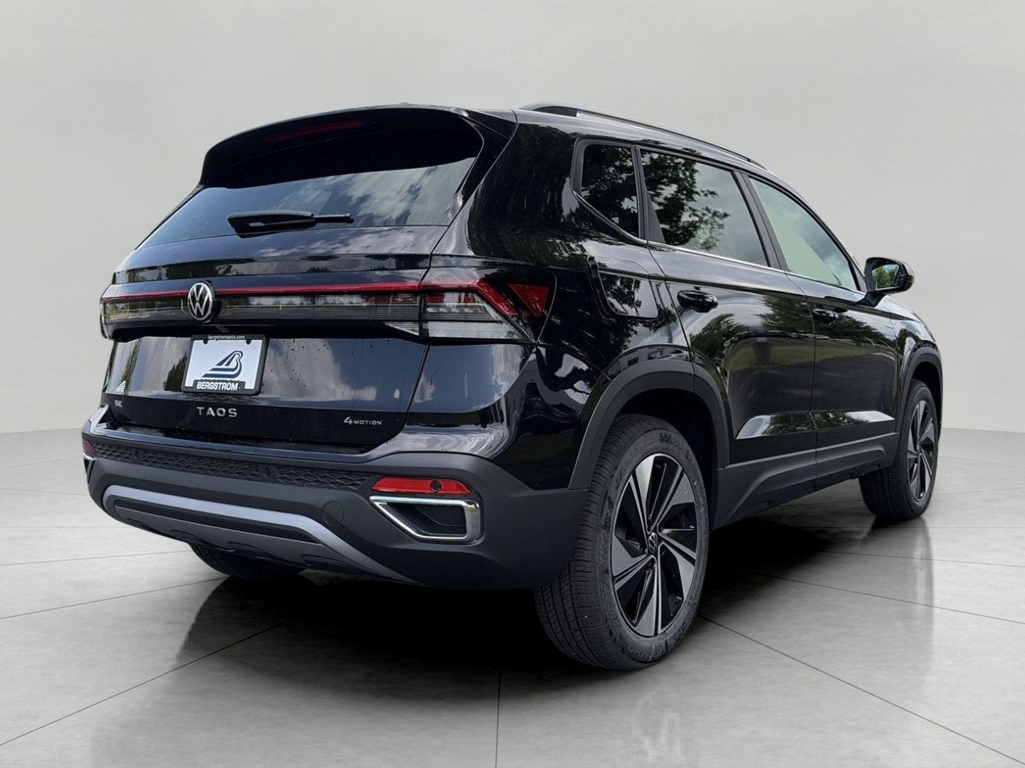 2026 Volkswagen Taos SE 4MOTION