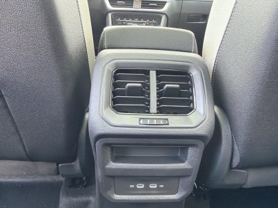 2026 Volkswagen Taos SE 4MOTION