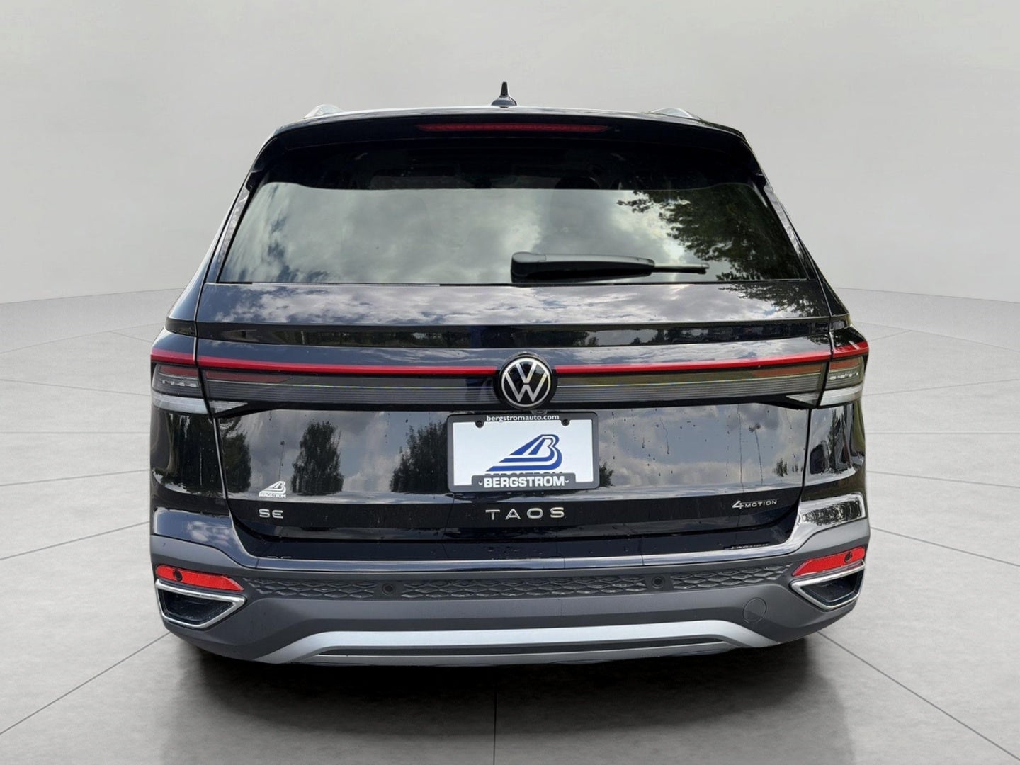 2026 Volkswagen Taos SE 4MOTION