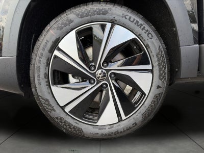 2026 Volkswagen Taos SE 4MOTION