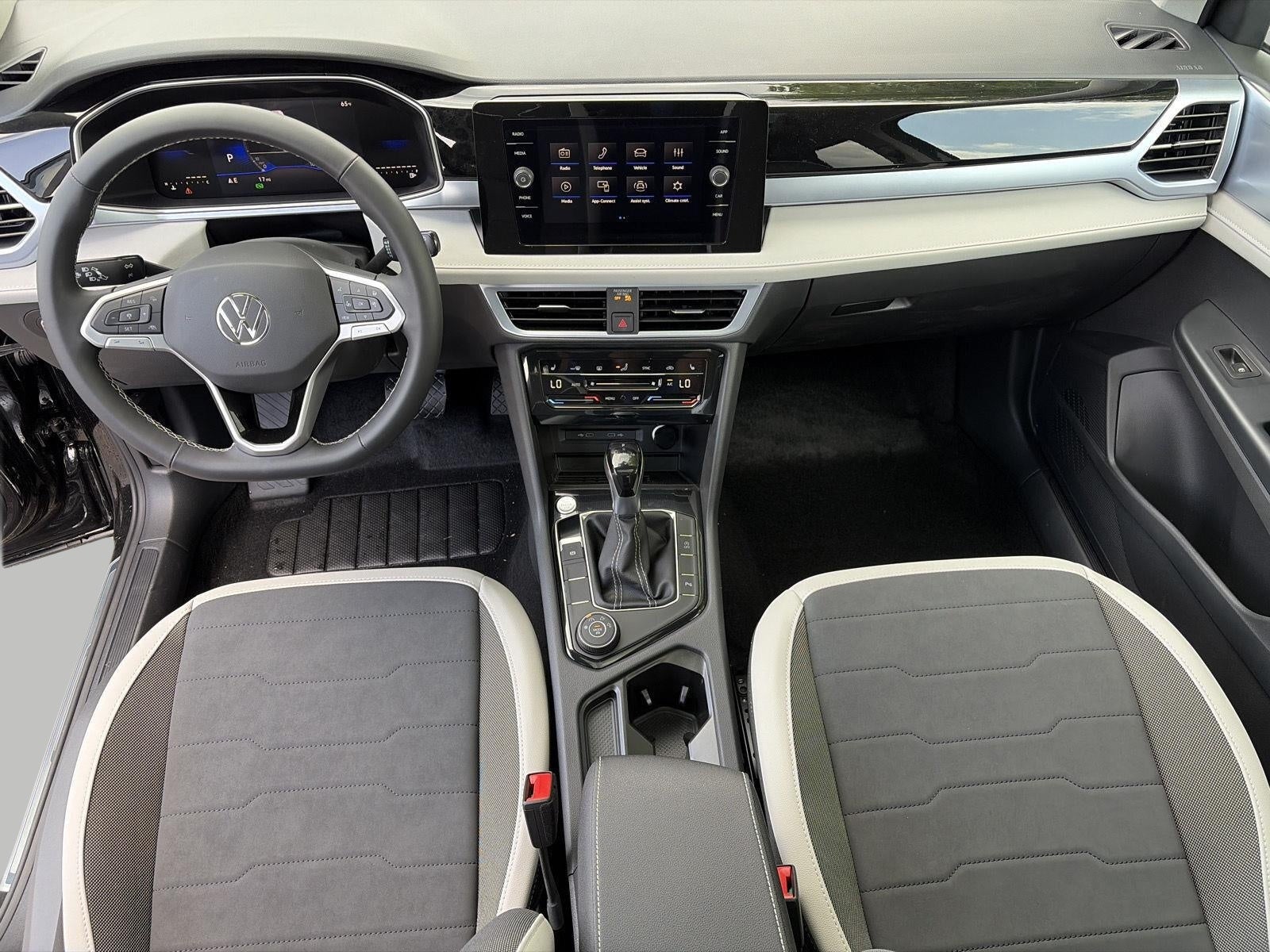 2026 Volkswagen Taos SE 4MOTION