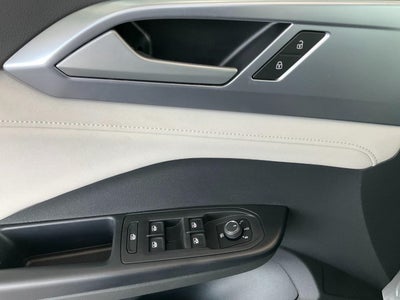 2026 Volkswagen Taos SE 4MOTION