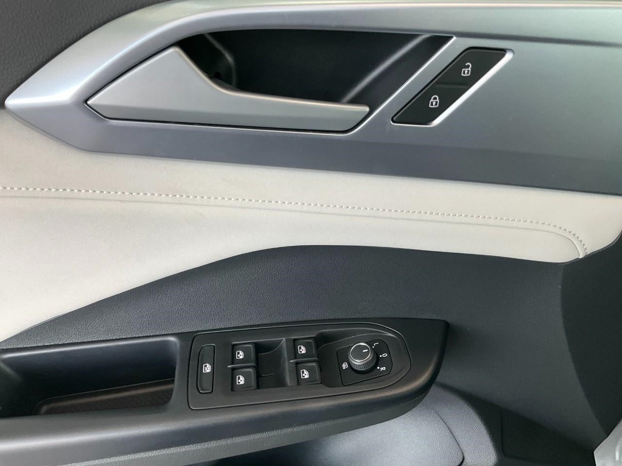 2026 Volkswagen Taos SE 4MOTION