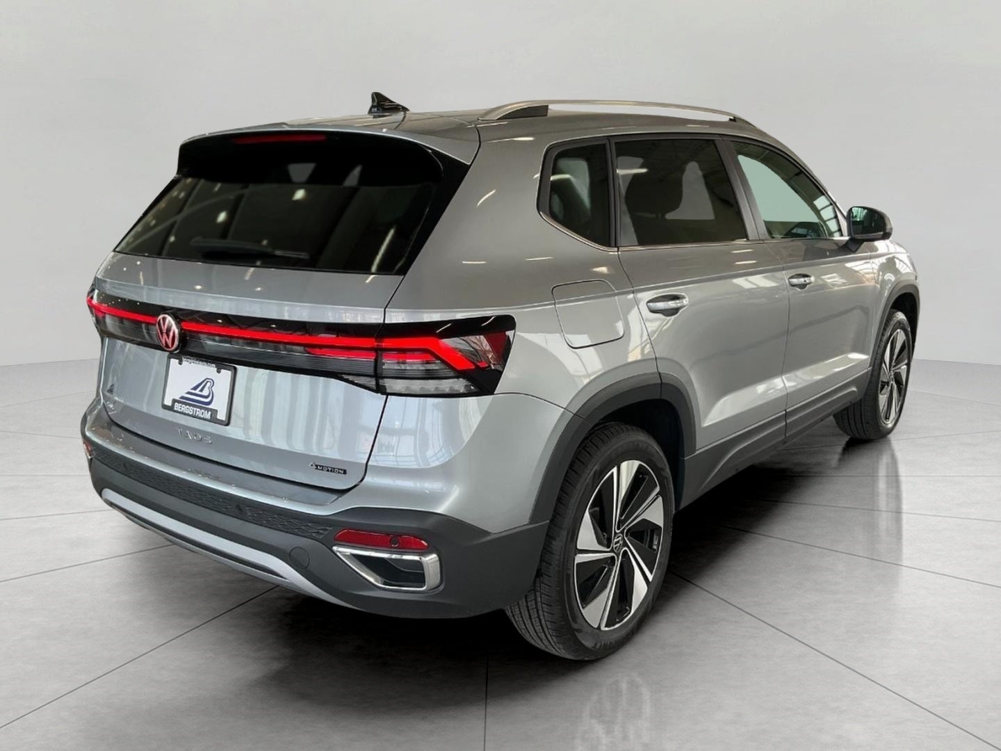 2026 Volkswagen Taos SE 4MOTION