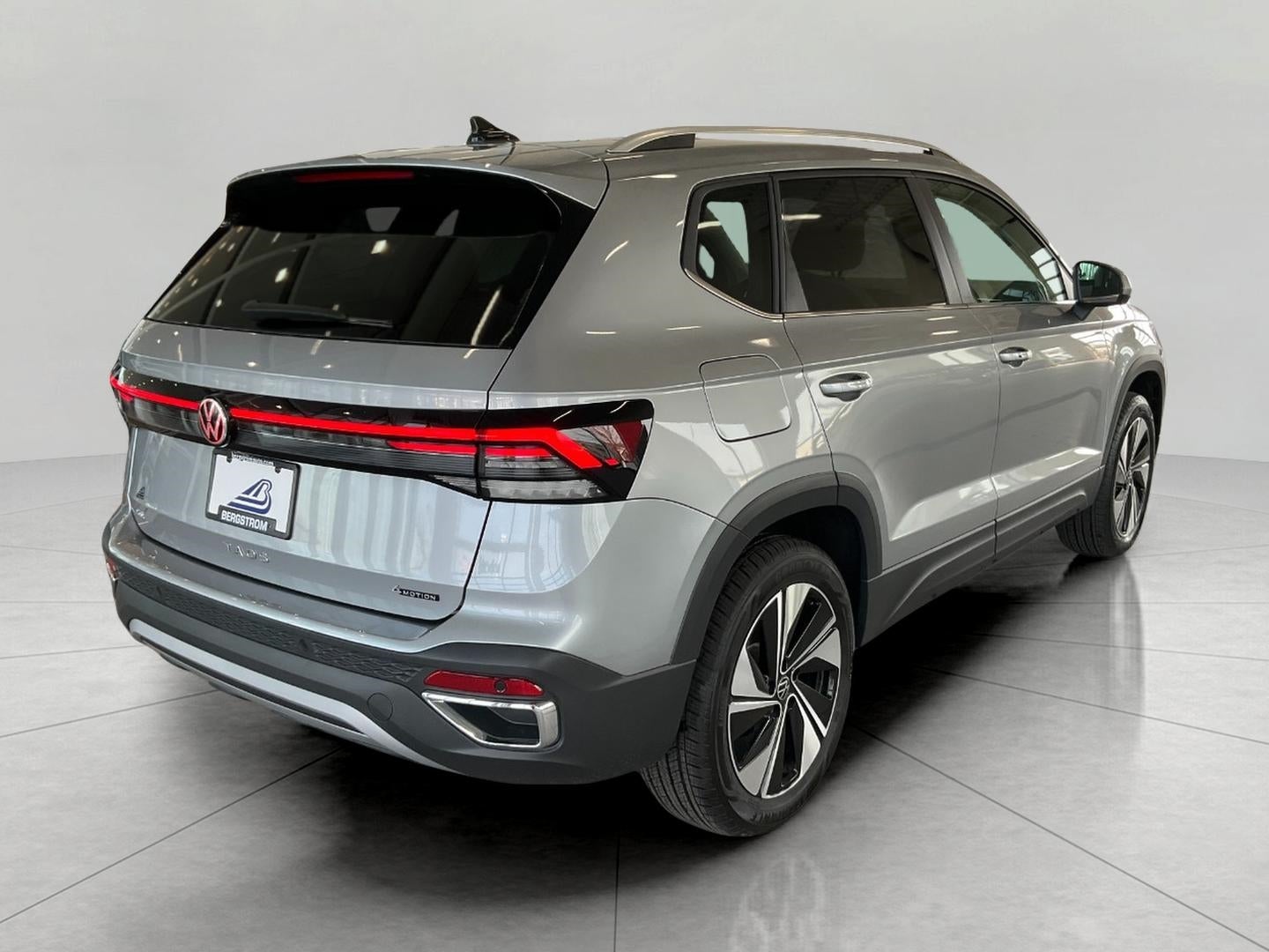 2026 Volkswagen Taos SE 4MOTION