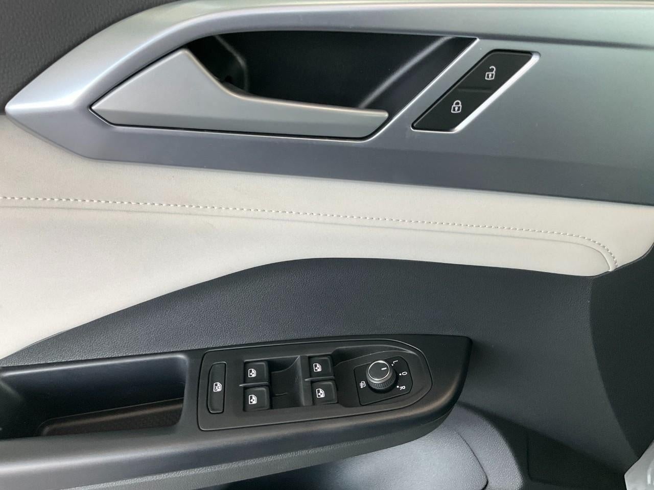 2026 Volkswagen Taos SE 4MOTION