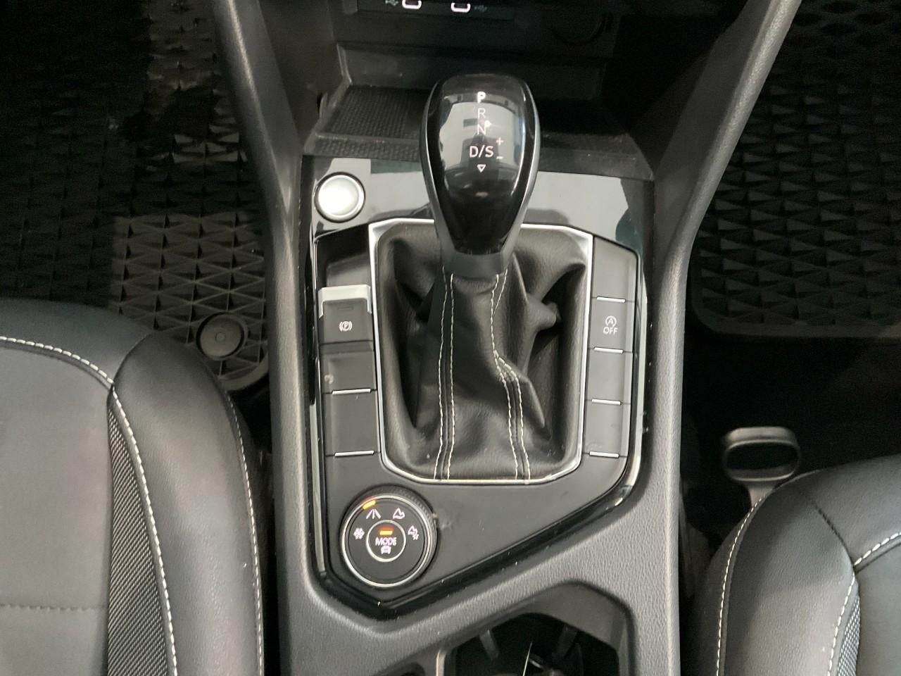 2024 Volkswagen Taos SE 4MOTION