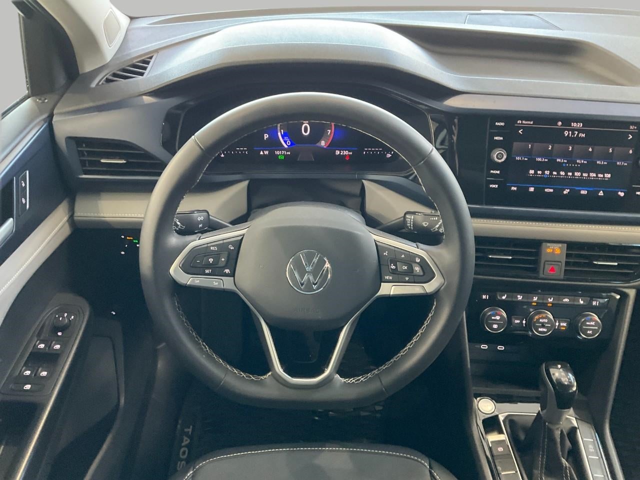 2024 Volkswagen Taos SE 4MOTION