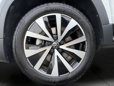 2022 Volkswagen Taos SE 4MOTION