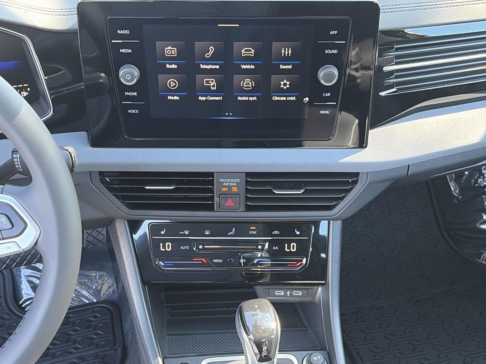 2027 Volkswagen Jetta SE Sedan