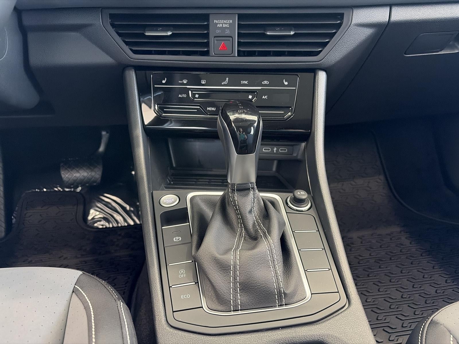 2027 Volkswagen Jetta SE Sedan
