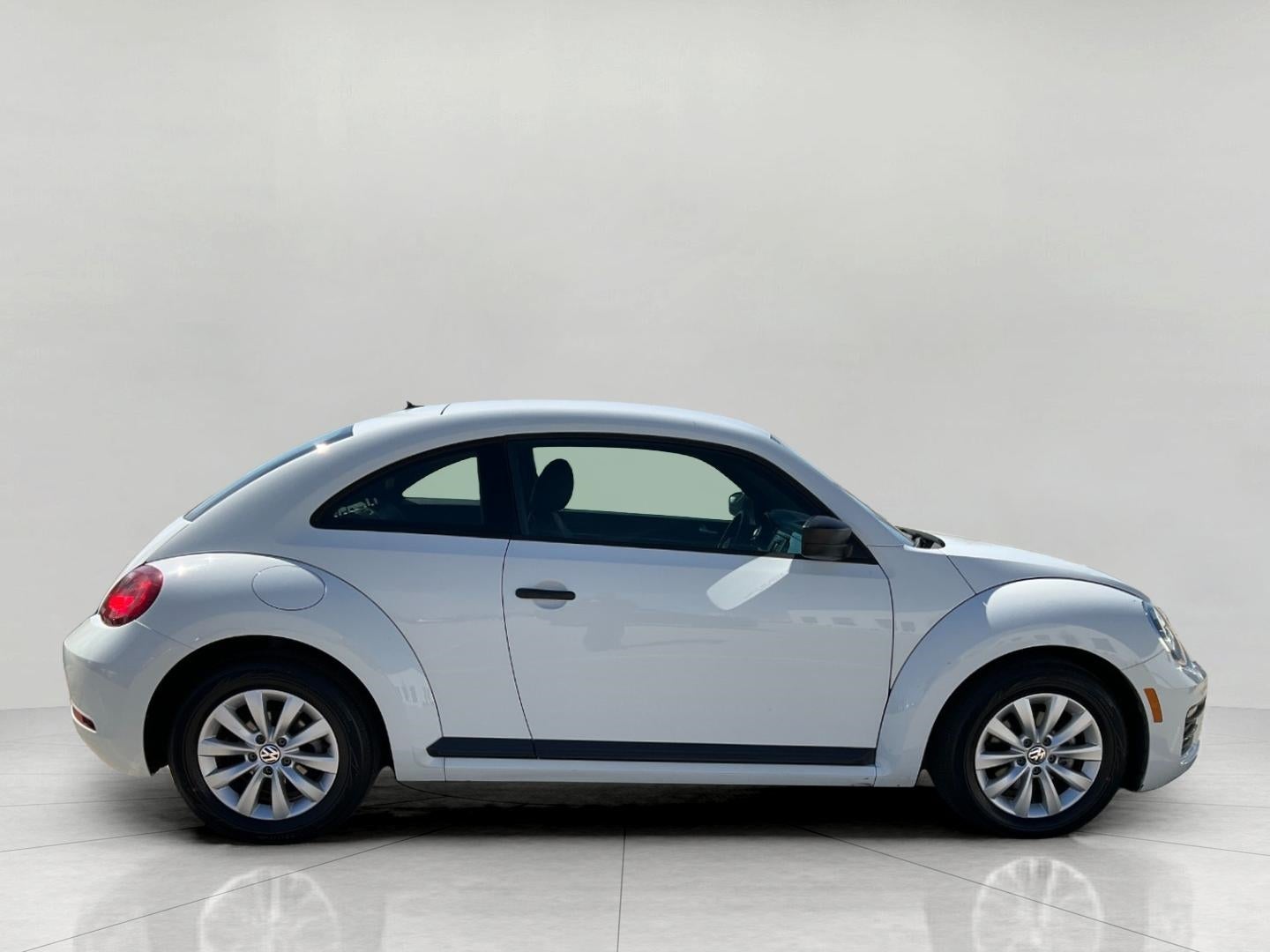 2017 Volkswagen Beetle HATCHBACK