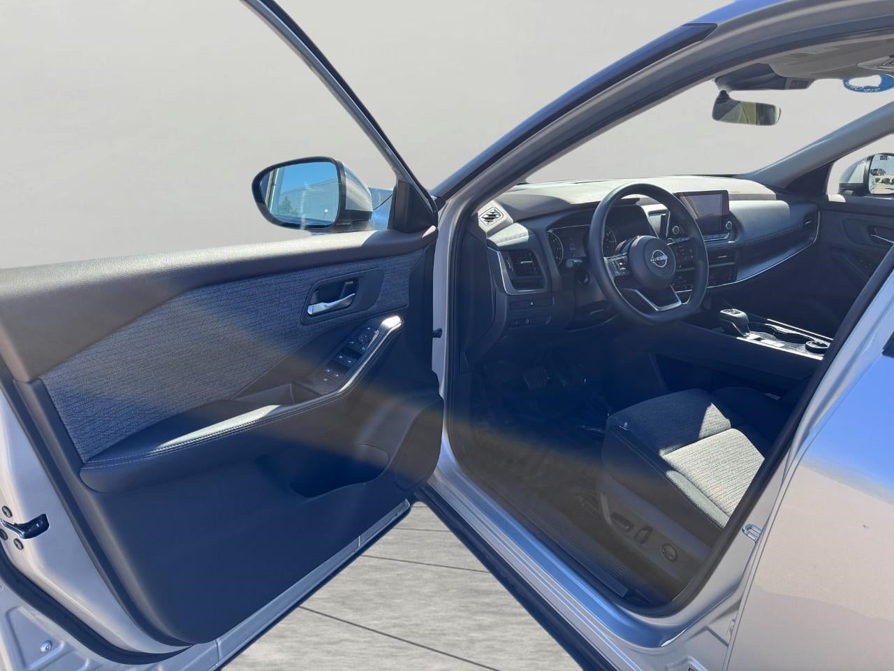 2023 Nissan Rogue AWD SV