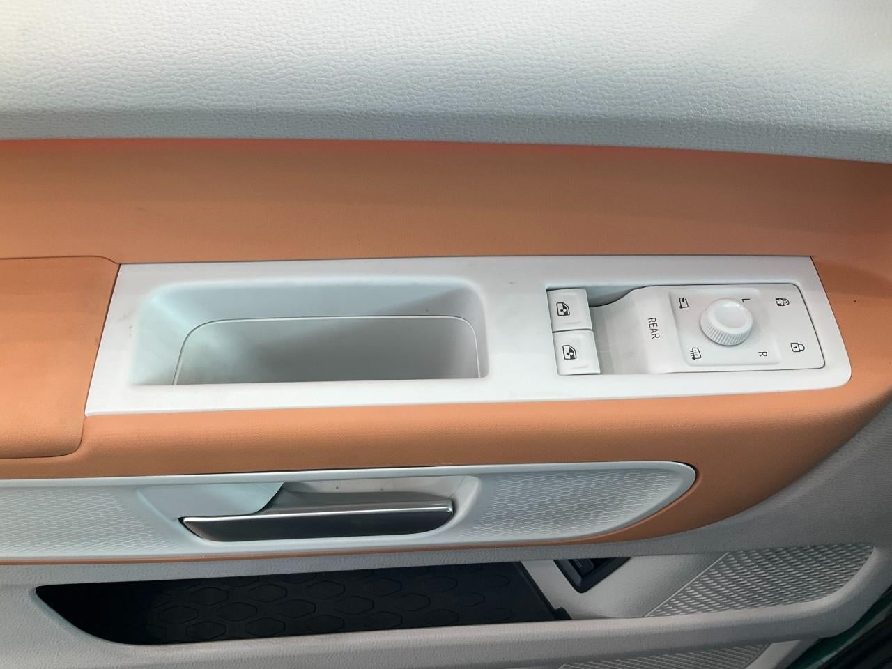 2025 Volkswagen ID. Buzz 1st Edition 4MOTION w/Two-Tone