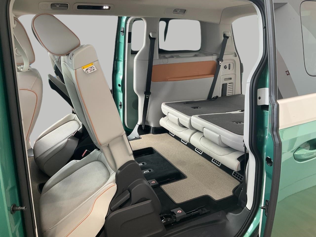 2025 Volkswagen ID. Buzz 1st Edition 4MOTION w/Two-Tone