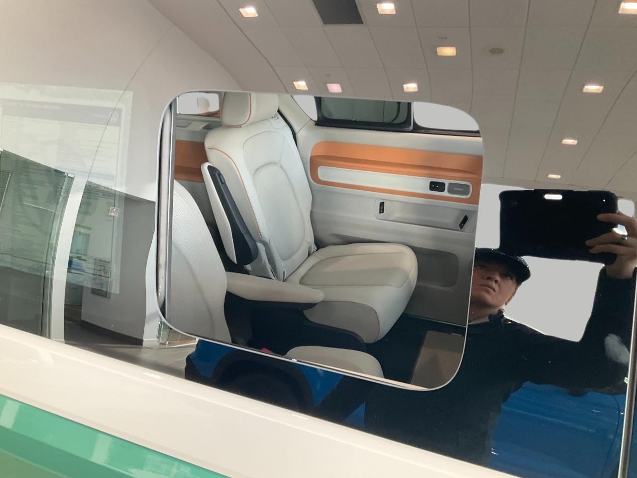 2025 Volkswagen ID. Buzz 1st Edition 4MOTION w/Two-Tone