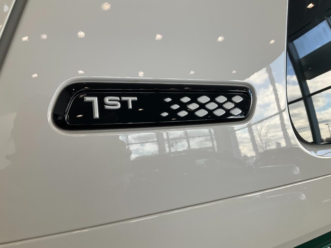 2025 Volkswagen ID. Buzz 1st Edition 4MOTION w/Two-Tone