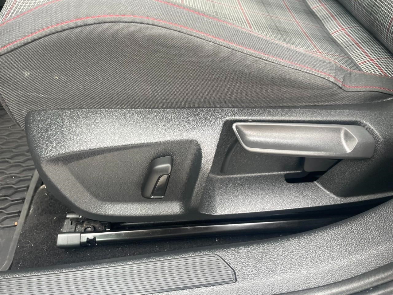 2023 Volkswagen Golf GTI 2.0T 40th Anniversary Edition Manual