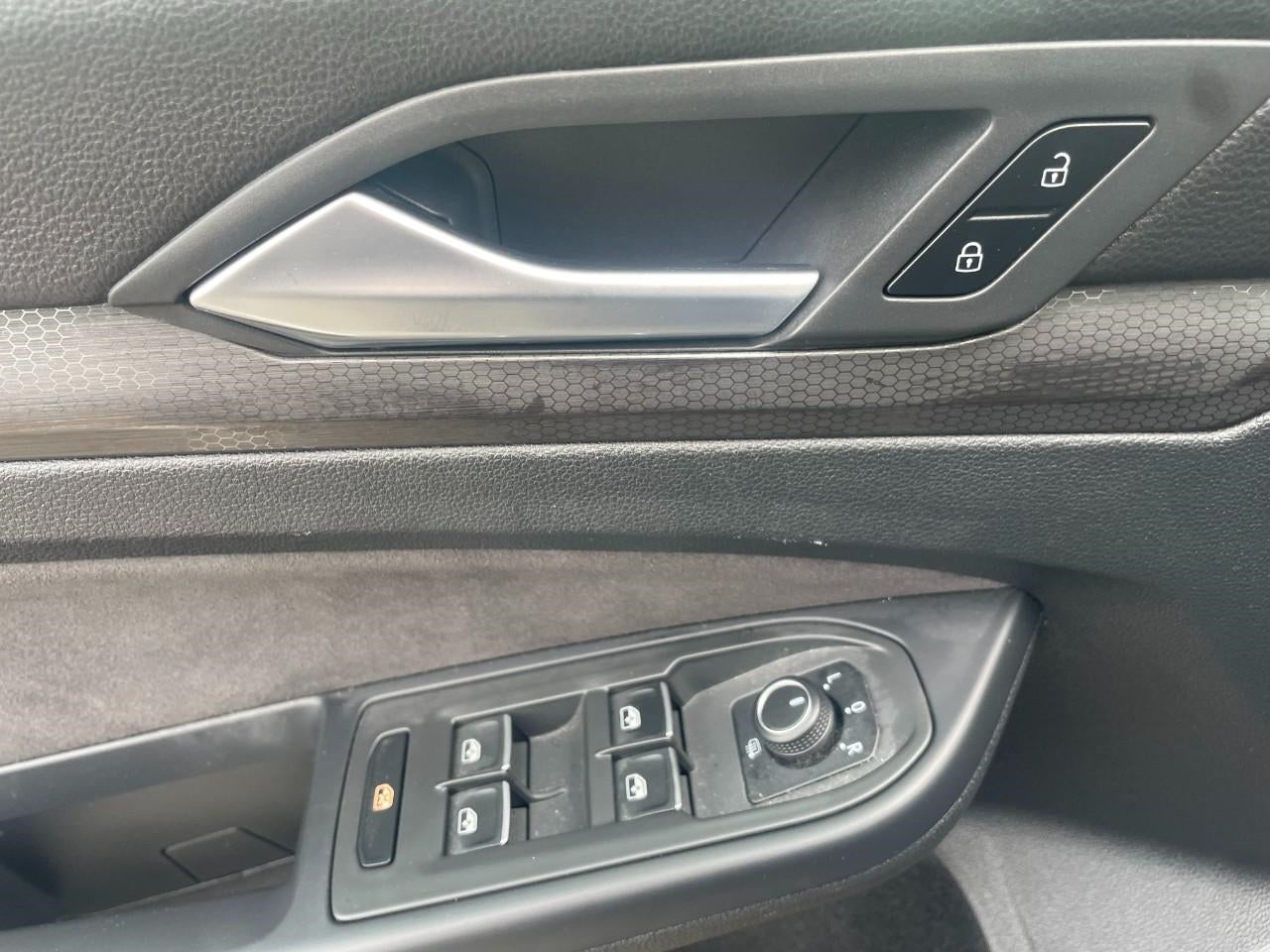 2023 Volkswagen Golf GTI 2.0T 40th Anniversary Edition Manual