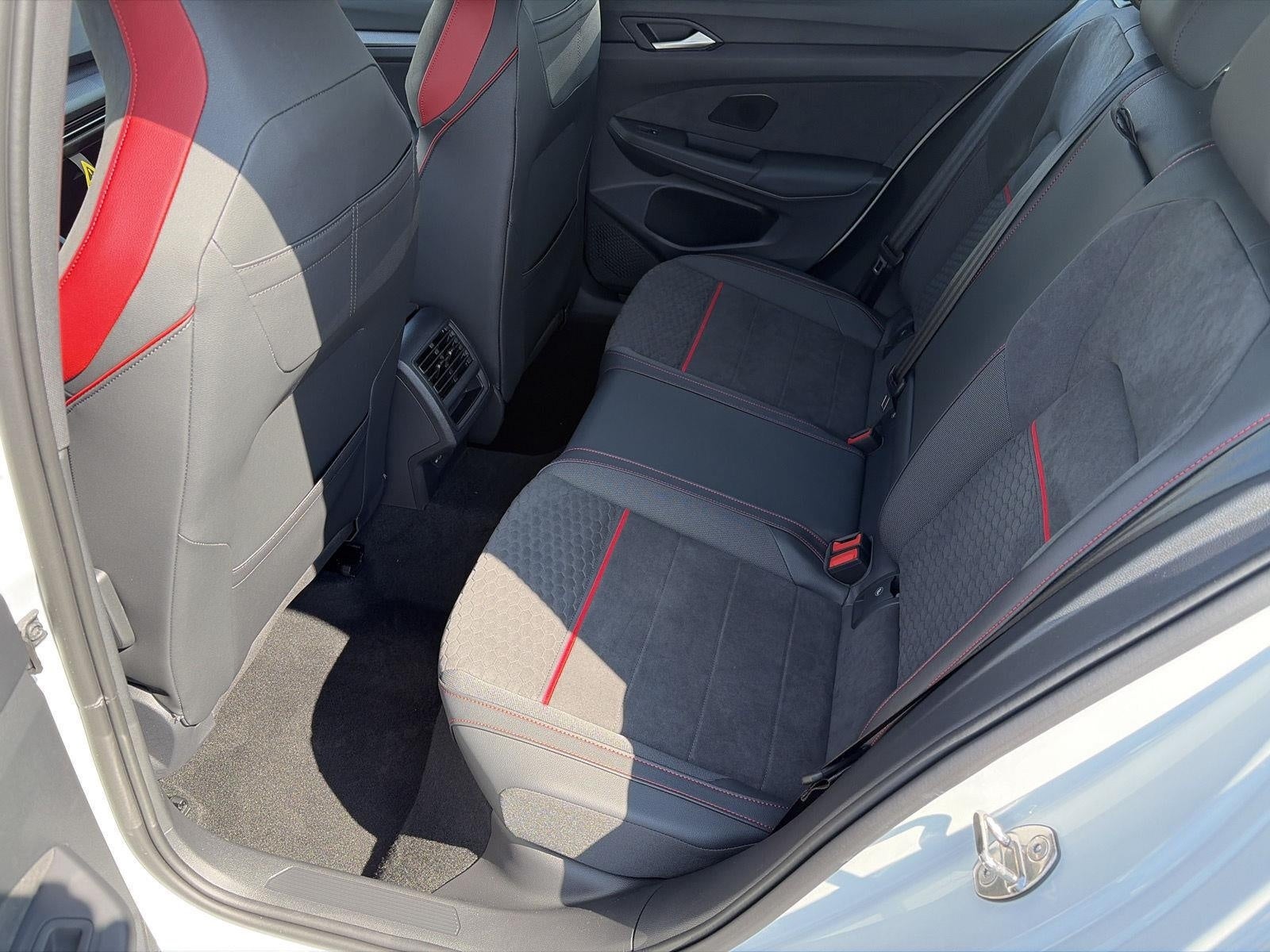 2026 Volkswagen Golf GTI 2.0T SE DSG